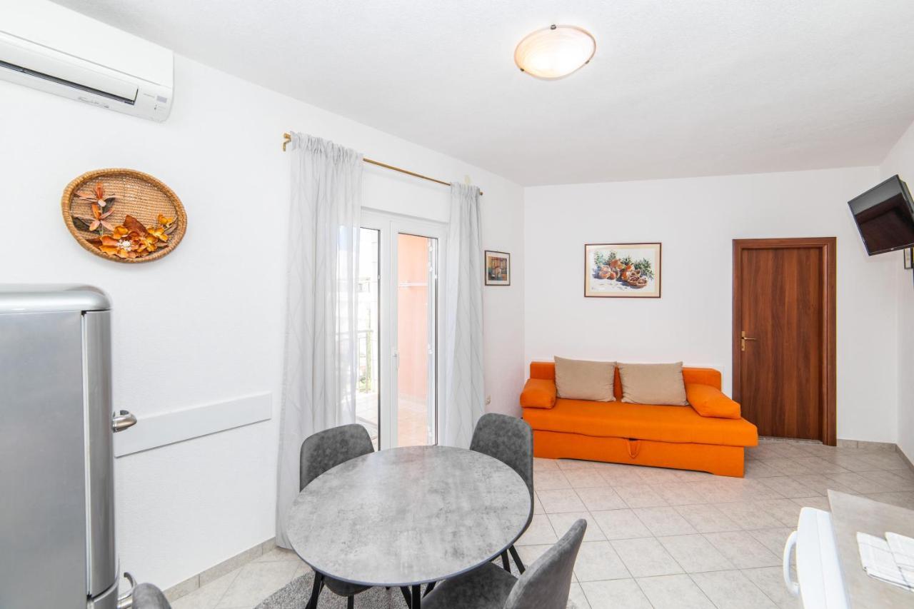 Apartmani Lile Gradac  Exteriör bild